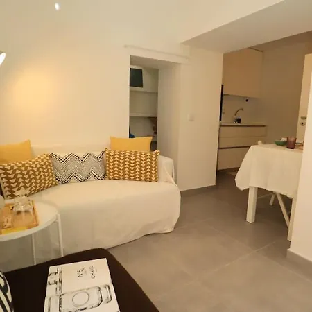 Center Balcony Bica Apartment *